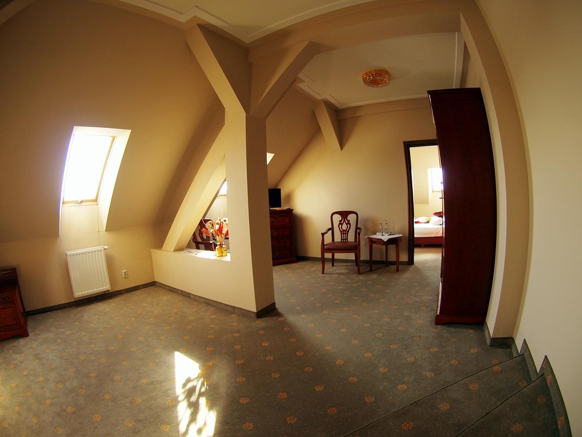 Bed & Breakfast Pod Zegarem 3*